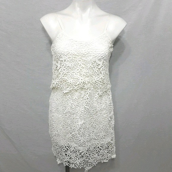 Chelsea and Violet Blouson Fit Tiered Lace Mini Dress Small Romantic Boho Chic - Picture 2 of 7